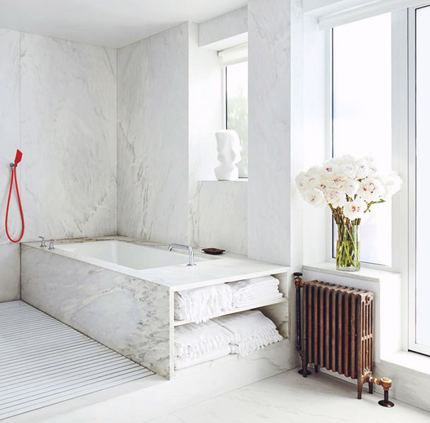 Isaac-Mizrahi-Bathroom-610x600
