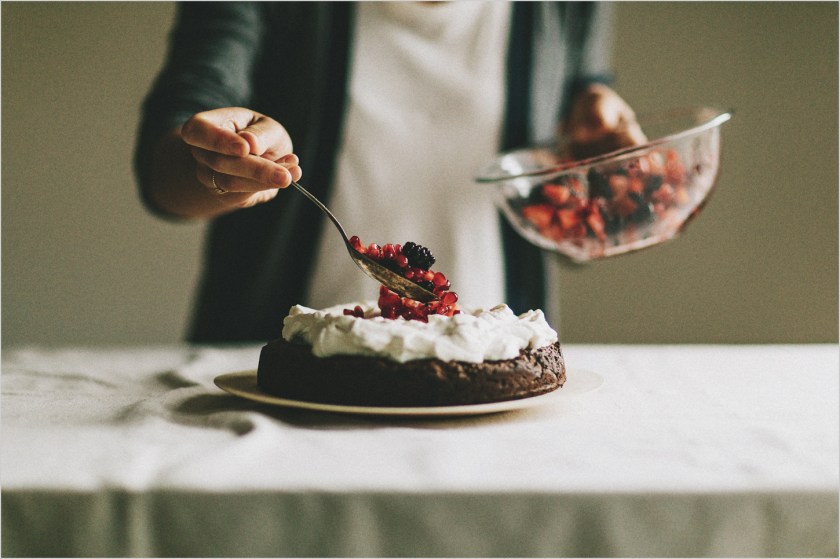 flourless_chocolate_date_cake_09