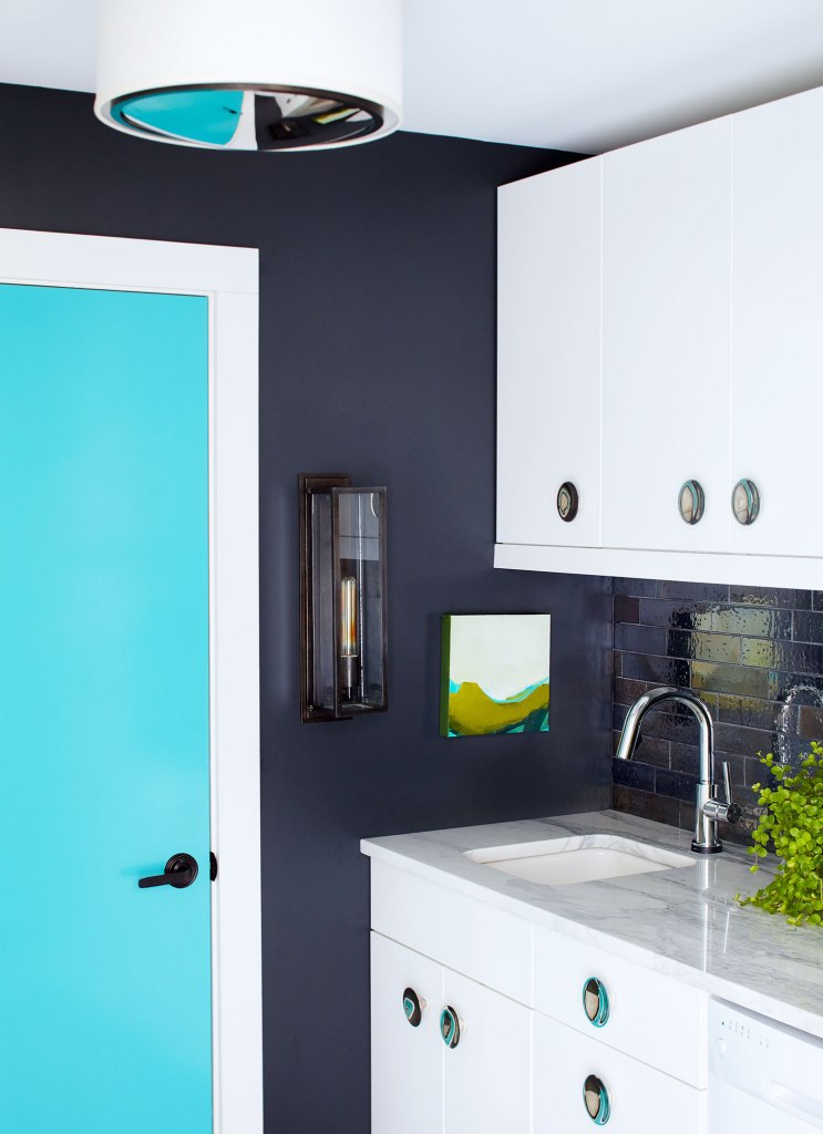 03-30-16-Office-Tour-Kristina-Crestin-11