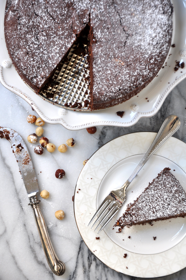 Flourless_Hazelnut_Chocolate_Cake_5