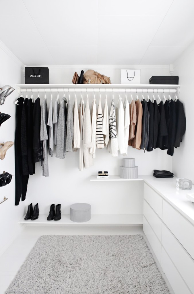 oracle-fox-sunday-sanctuary-black-white-grey-house-plants-monochrome-minimal-interior-5
