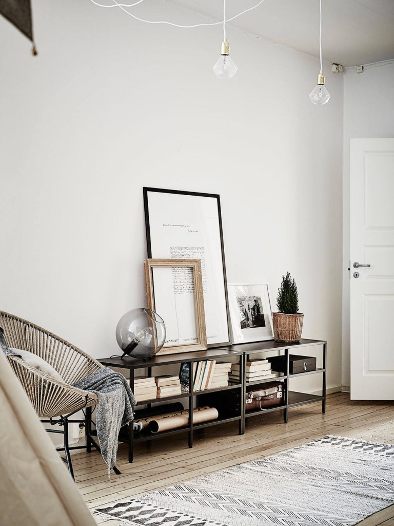 Oracle-Fox-Sunday-Sanctuary-Detail-Oriented-Black-and-white-Scandinavian-Interior-10