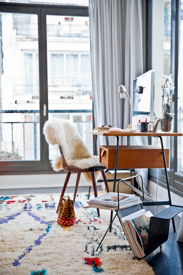 the-art-of-layering-according-to-french-women-1771073-1463436931.640x0c