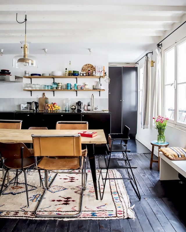 the-art-of-layering-according-to-french-women-1771074-1463436931.640x0c (1)