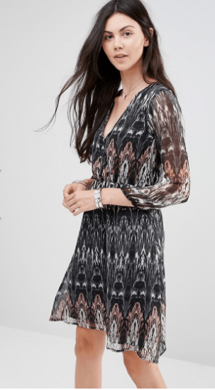 Diya dress with log sleeves38