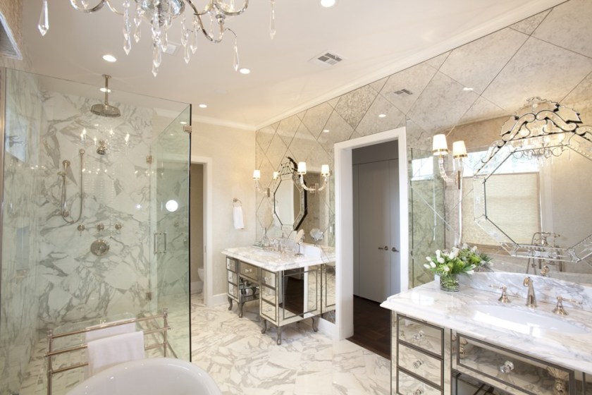 3luxury-bath-metallic-vanity-chandelier-mirror-wall-glass-1000x667
