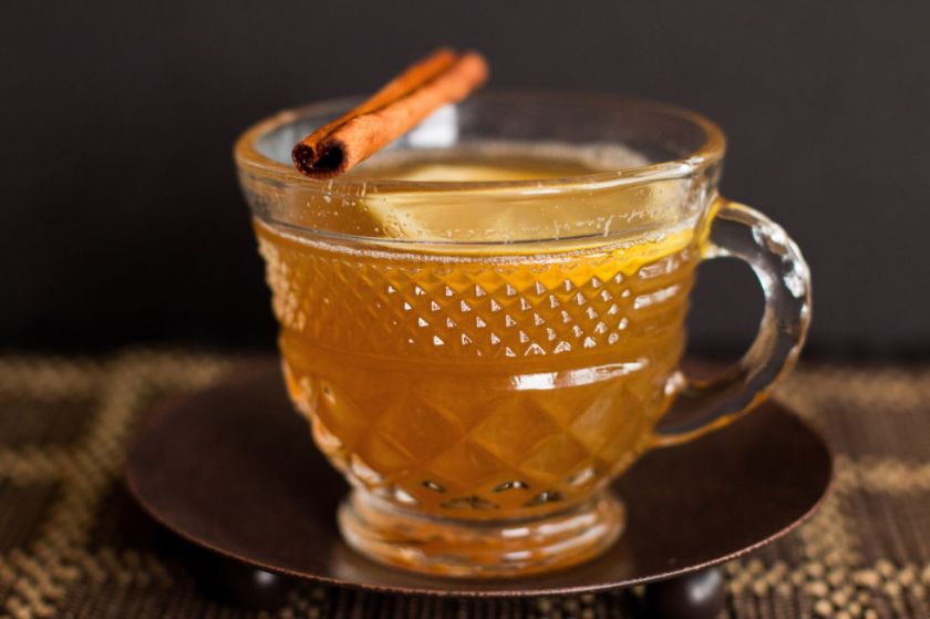 gallery-1479865657-winter-survival-guide-hot-toddy