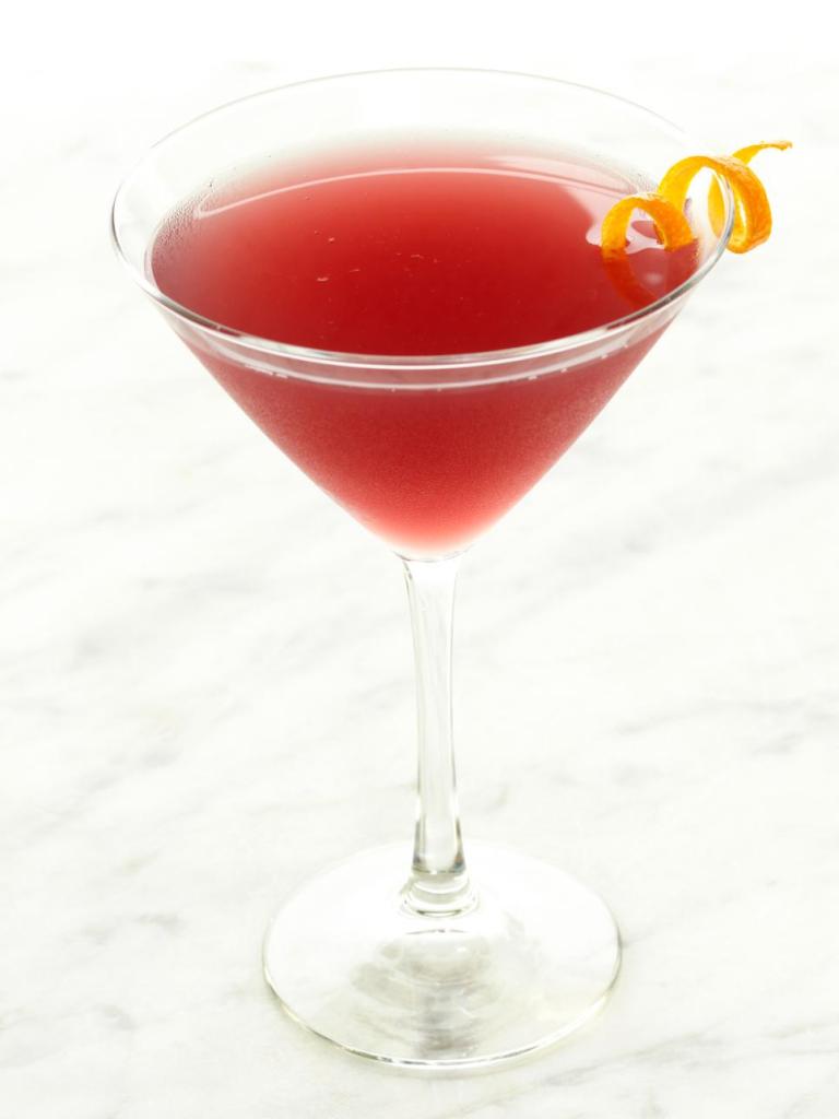 original_fine-living-cocktails-sake-sangrini_s3x4-jpg-rend-hgtvcom-966-1288