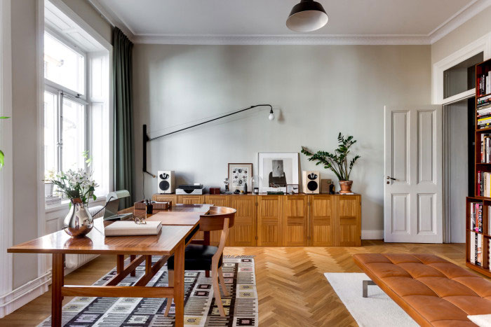 elegant-swedish-apartment-filled-with-design-classics-08
